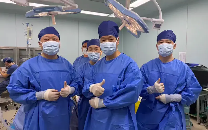 Hy vọng mới cho bệnh nhân Parkinson: BDG thực hiện ca cấy máy tạo nhịp não đổi mới đầu tiên tại Trung Quốc